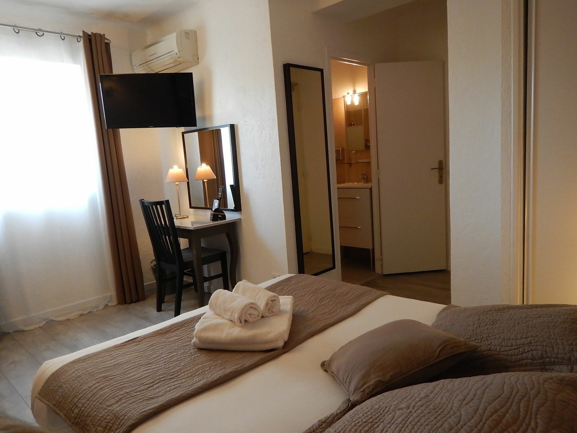 Hotel Miramar- Cap D'Antibes - La Garoupe Plage Kültér fotó